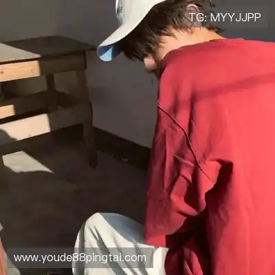 钟炳